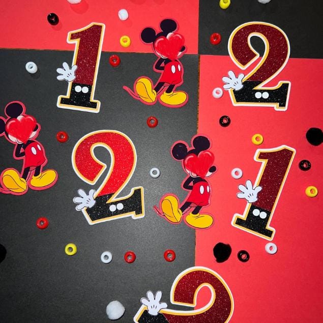 Mickey & Minnie Cupcake Toppers 24pk